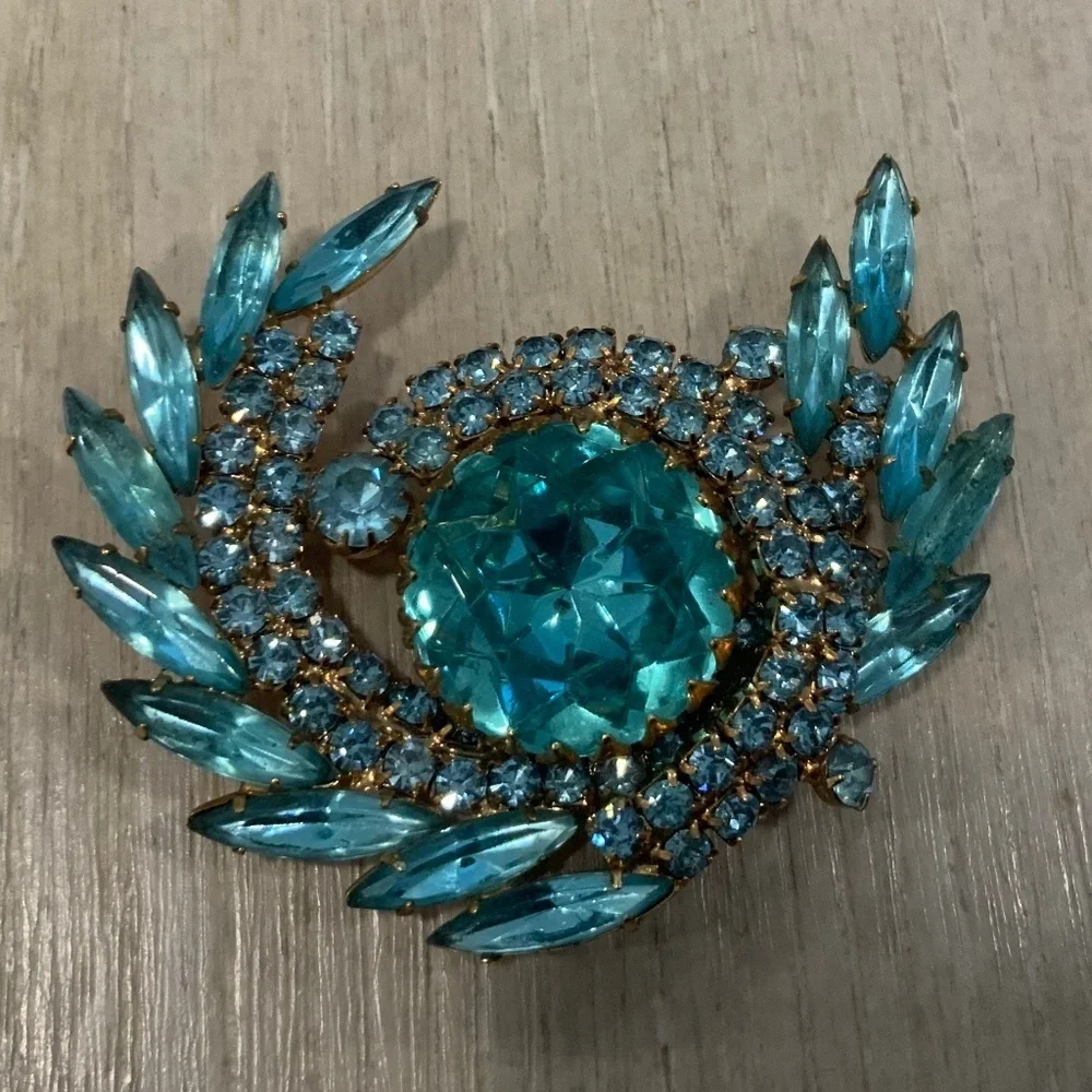 Vintage Signed Judy Lee Signed Blue Rhinestone Brooch